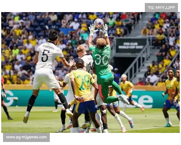 埃及1-0胜南非比赛现场，VAR长时间介入判罚引关注